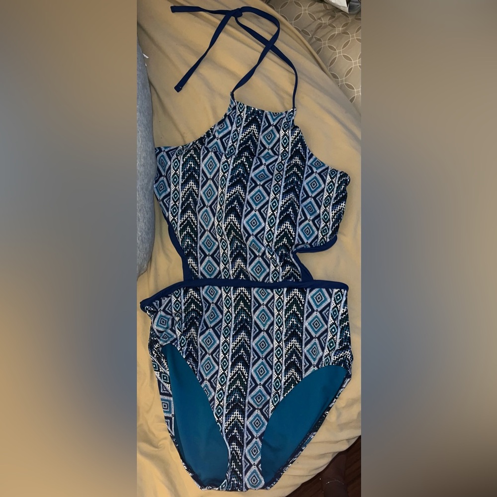 Time and Tru women’s swimsuit